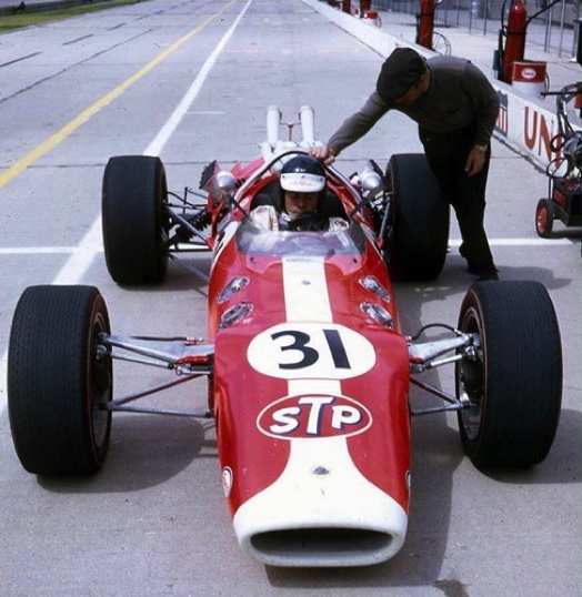 La Lotus 38 aux couleurs STP